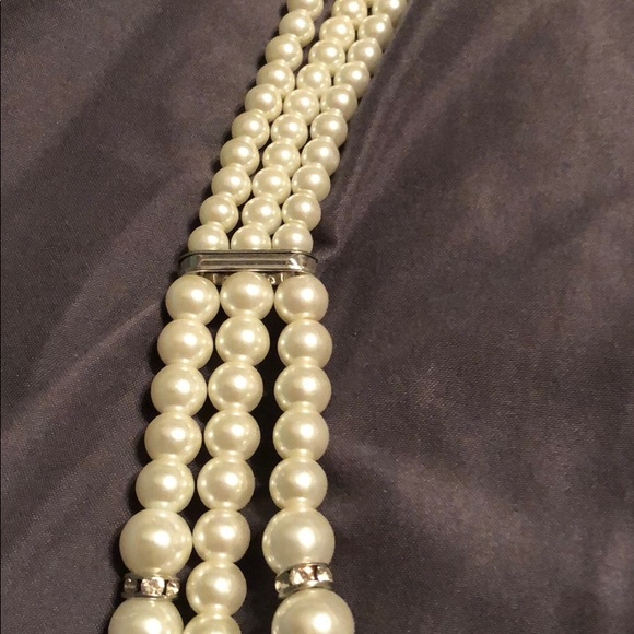 Pearl necklace and bracelets - Picture 3 of 5